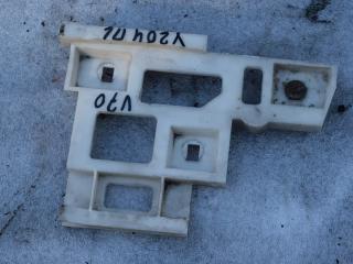 Крепление бампера переднего Volvo V70 1 поколение 1998, 2.5 л., D 5252 T, дизель, МКПП, универсал, 9151501