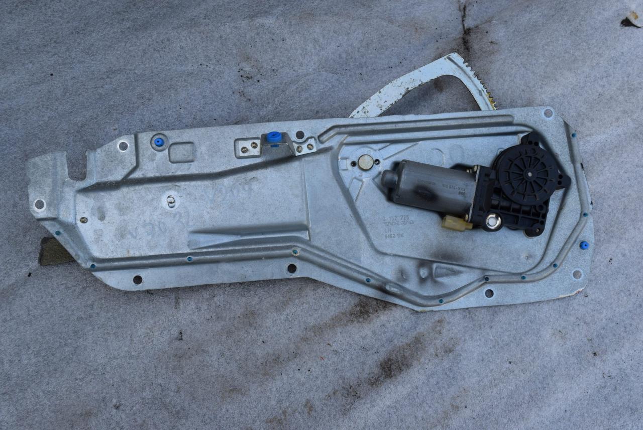 стеклоподъемник задний левый Volvo V70 1 поколение 1998, 2.5 л., D 5252 T, дизель, МКПП, универсал, 9152725 - фото №1