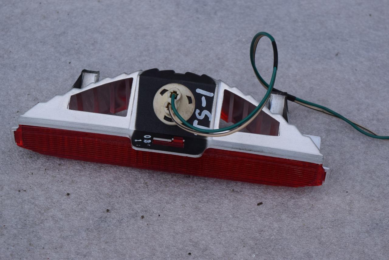 дополнительный стоп-сигнал Toyota Solara 2 поколение 2004, 3.3 л., бензин, АКПП, купе - фото №1