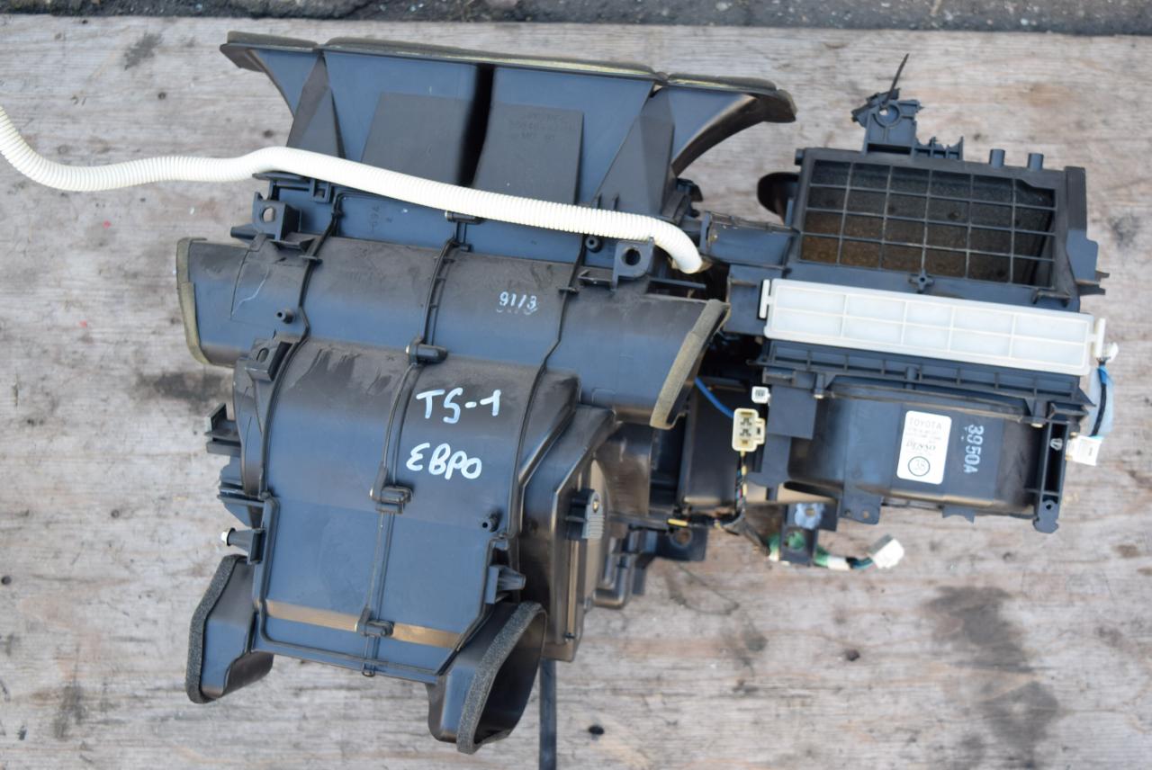 корпус отопителя (печки) Toyota Solara 2 поколение 2004, 3.3 л., бензин, АКПП, купе, 8701006381, AA4432008900 - фото №1