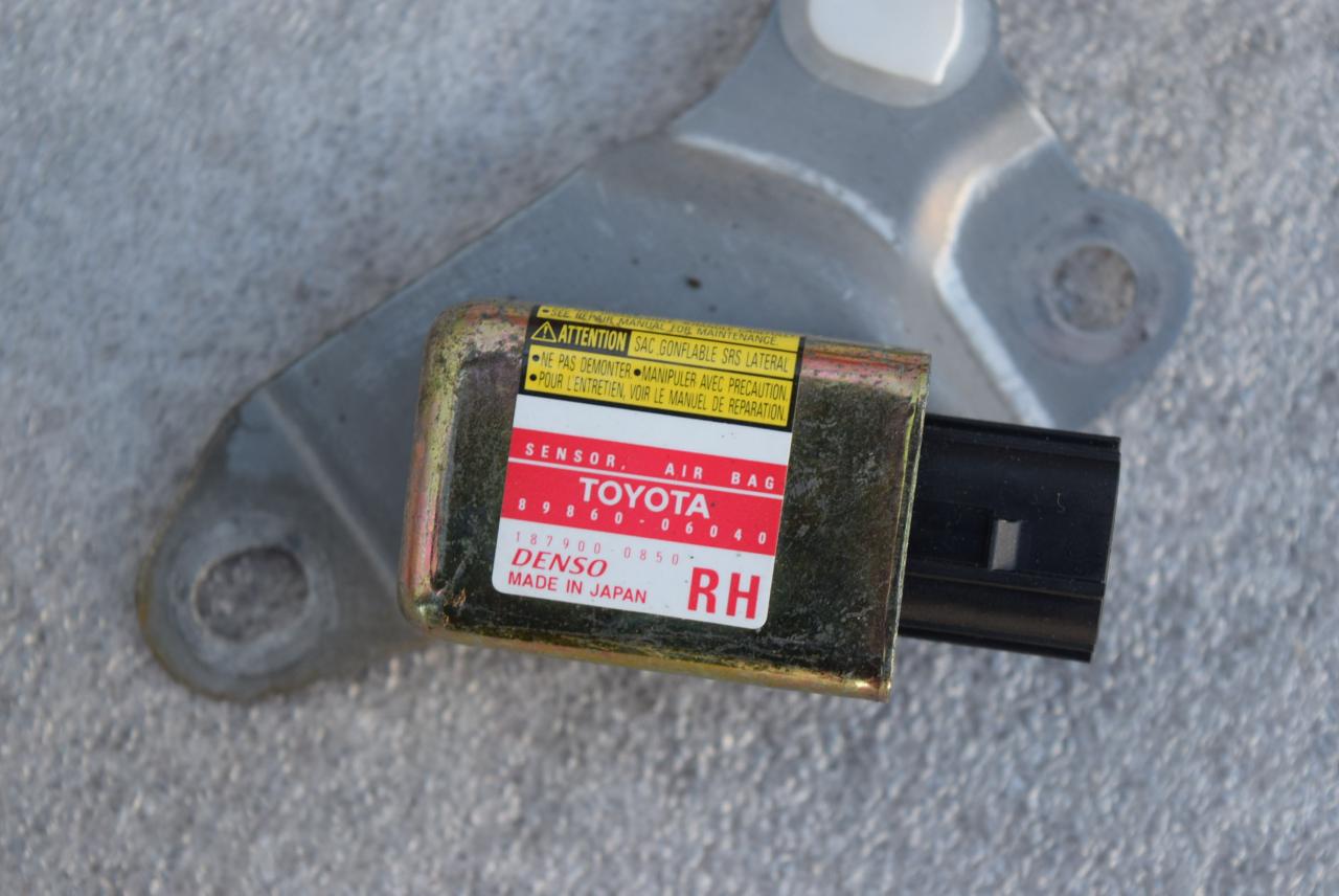 датчик удара Toyota Solara 2 поколение 2004, 3.3 л., бензин, АКПП, купе, 8986006040 - фото №1