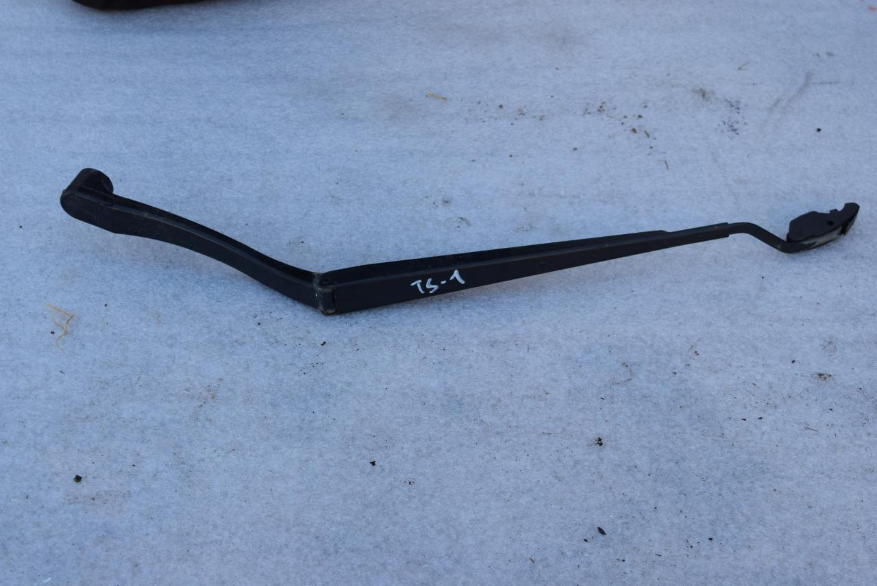 щеткодержатель (поводок стеклоочистителя, дворник) Toyota Solara 2 поколение 2004, 3.3 л., бензин, АКПП, купе - фото №1