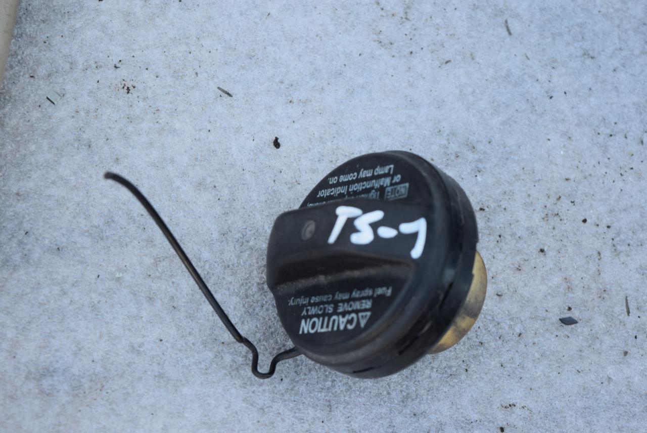 пробка топливного бака Toyota Solara 2 поколение 2004, 3.3 л., бензин, АКПП, купе - фото №1