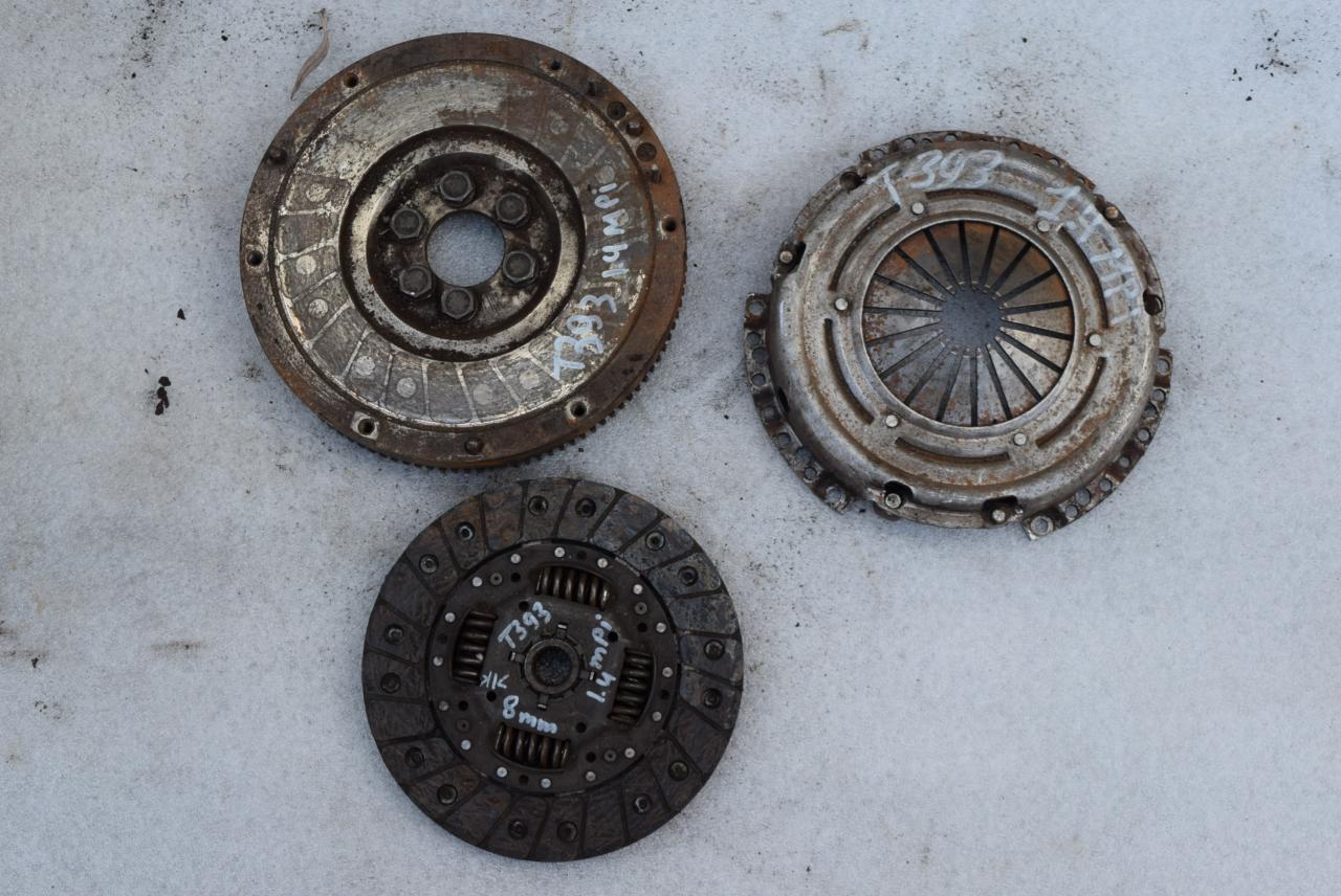 комплект сцепления Volkswagen Polo 3 поколение 2001, 1.4 л., AUA, бензин, АКПП, хетчбэк 5 дв. - фото №1