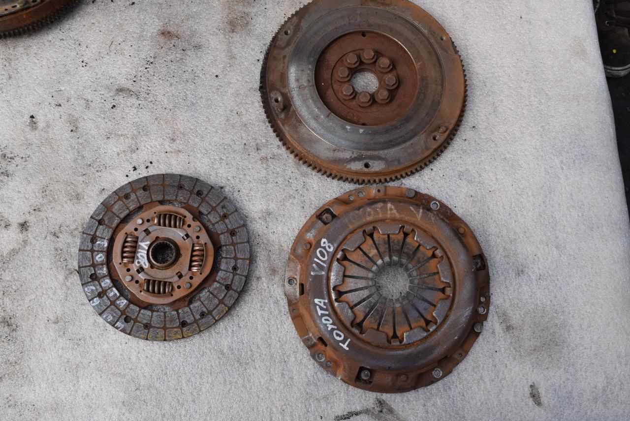 комплект сцепления Toyota Avensis 2 поколение (T250) 2004, 2.0 л., 1AZ-FSE, бензин, МКПП, черный, универсал - фото №1