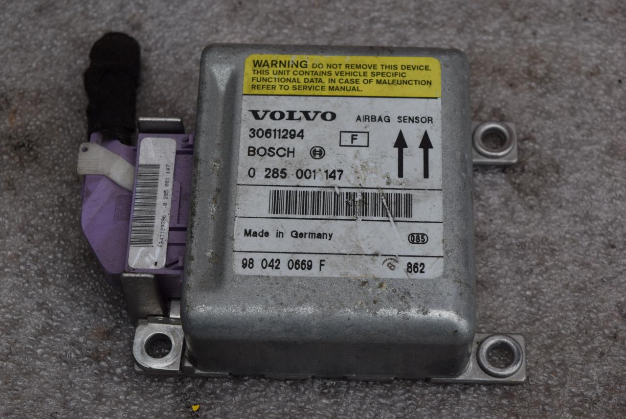 блок AirBag Volvo V40 1 поколение 1998, 1.9 л., Ti, B 4194 T, бензин, МКПП, красный, универсал, передний привод, 30611294, 0285001147 - фото №1