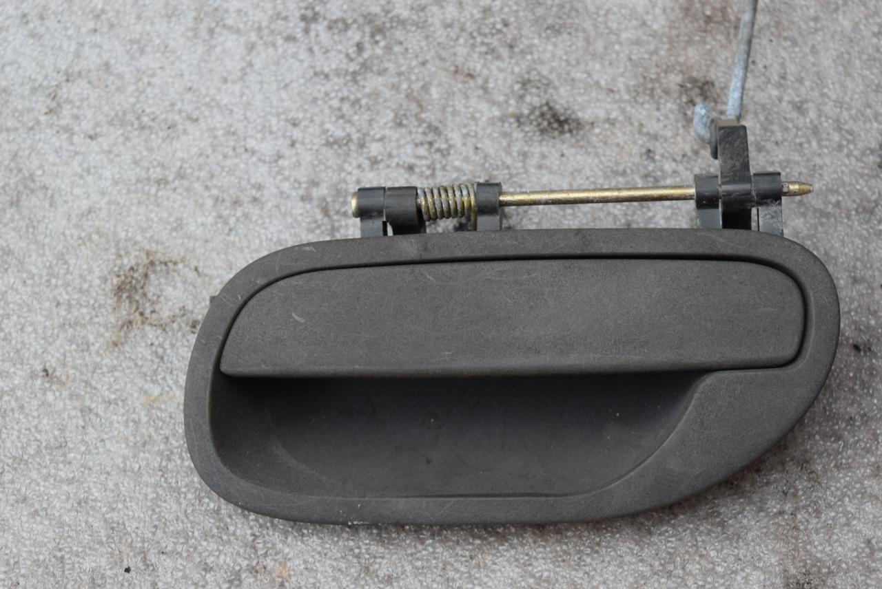 ручка наружная задняя левая Volvo V40 1 поколение 1998, 1.9 л., Ti, B 4194 T, бензин, МКПП, красный, универсал, передний привод - фото №1