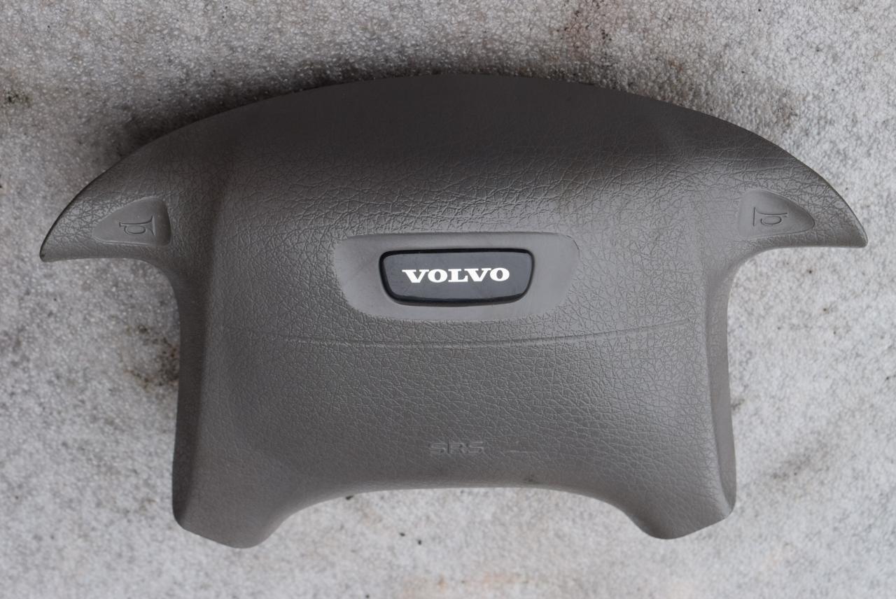 подушка безопасности водителя Volvo V40 1 поколение 1998, 1.9 л., Ti, B 4194 T, бензин, МКПП, красный, универсал, передний привод, 30817944 - фото №1