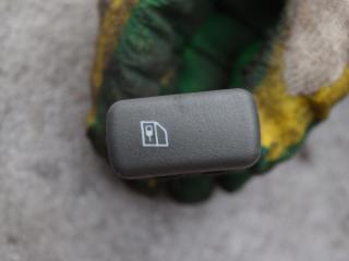 Кнопка блокировки двери Volvo V40 1 поколение 1998, 1.9 л., Ti, B 4194 T, бензин, МКПП, красный, универсал, передний привод, 30864307