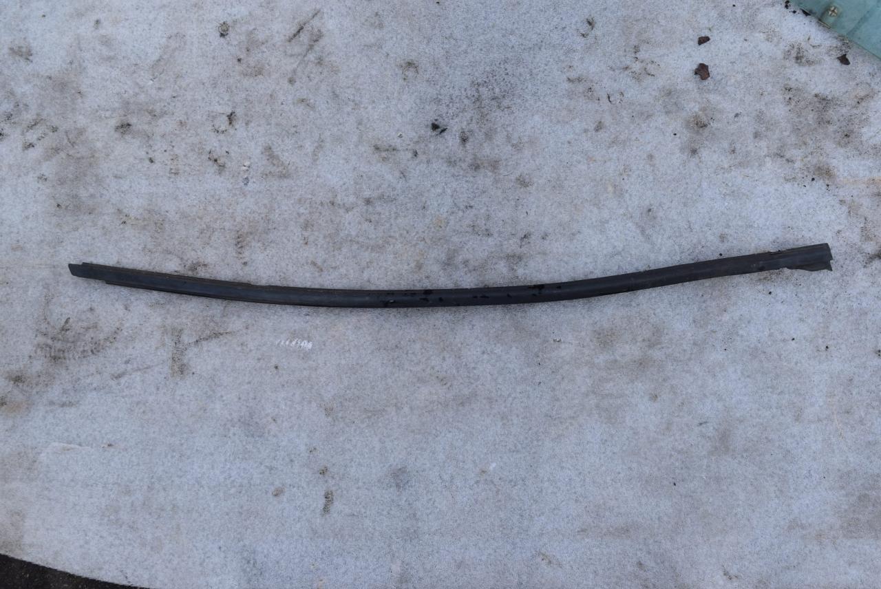 молдинг двери задней правой Volkswagen Jetta 6 поколение 2013, 1.4 л., TSI, CAXA, бензин, АКПП, седан, 5C6837839 - фото №1