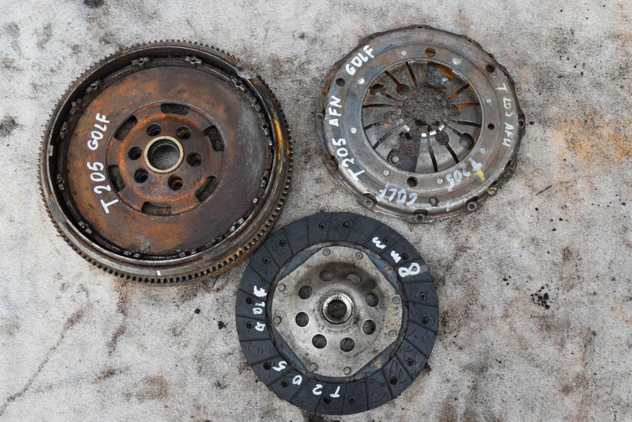 комплект сцепления Volkswagen Golf 3 поколение 1995, 1.9 л., AFN, дизель, МКПП, хетчбэк 5 дв. - фото №1