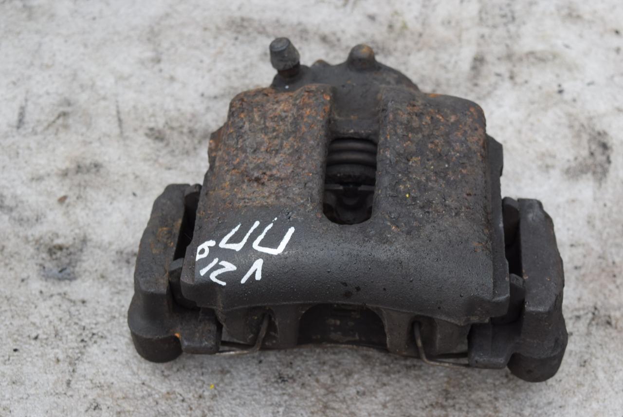 суппорт передний правый Volvo V70 1 поколение 1997, 2.5 л., i, бензин, МКПП, универсал, передний привод - фото №1