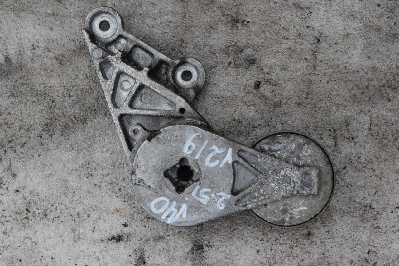 натяжитель Volvo V70 1 поколение 1997, 2.5 л., i, бензин, МКПП, универсал, передний привод - фото №1