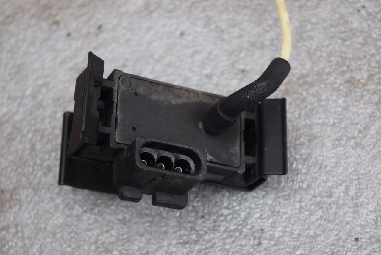 датчик давления во впускном коллекторе Volvo V70 1 поколение 1997, 2.5 л., i, бензин, МКПП, универсал, передний привод, 8766298 - фото №1