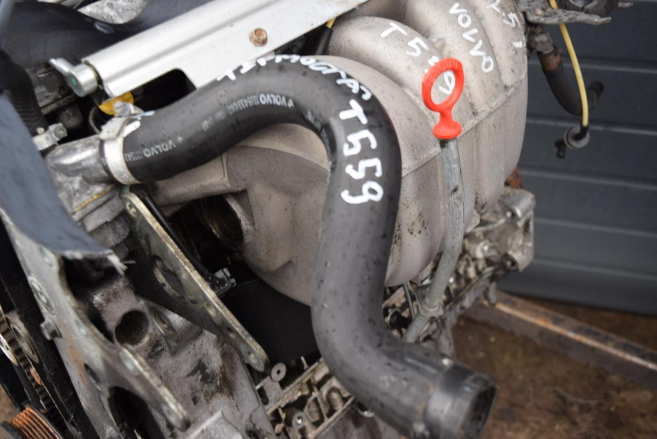 патрубок радиатора Volvo 850 1 поколение 1993, 2.5 л., i, бензин, АКПП, седан, передний привод, 1335433 - фото №1