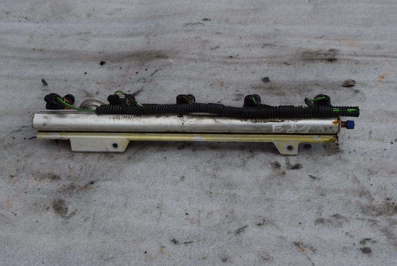 форсунка Volvo 850 1 поколение 1993, 2.5 л., i, бензин, АКПП, седан, передний привод, 9125821, 0280150779, 6842086, 0280160746 - фото №1