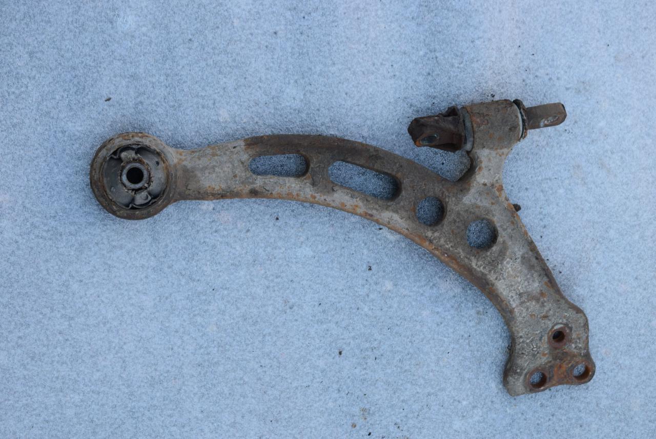 рычаг передний правый Lexus RX 1 поколение 2002, 3.0 л., 1MZ-FE, бензин, АКПП, внедорожник 5 дв., полный привод, 4806848010 - фото №1