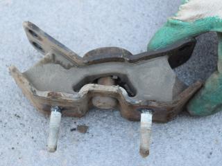 подушка крепления двигателя Lexus RX 1 поколение 2002, 3.0 л., 1MZ-FE, бензин, АКПП, внедорожник 5 дв., полный привод, 1237220030