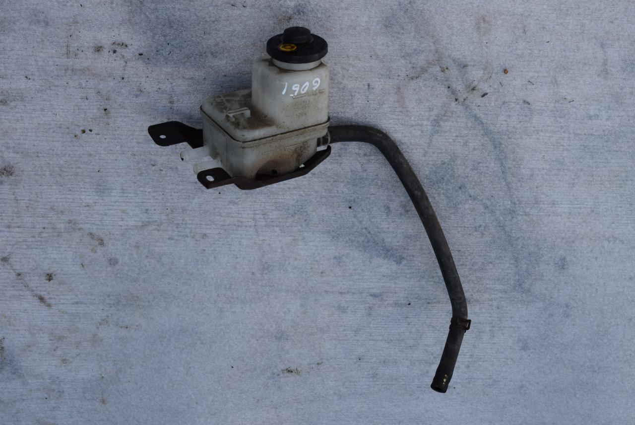 бачок тормозной жидкости Lexus RX 1 поколение 2002, 3.0 л., 1MZ-FE, бензин, АКПП, внедорожник 5 дв., полный привод, 13231140200 - фото №1