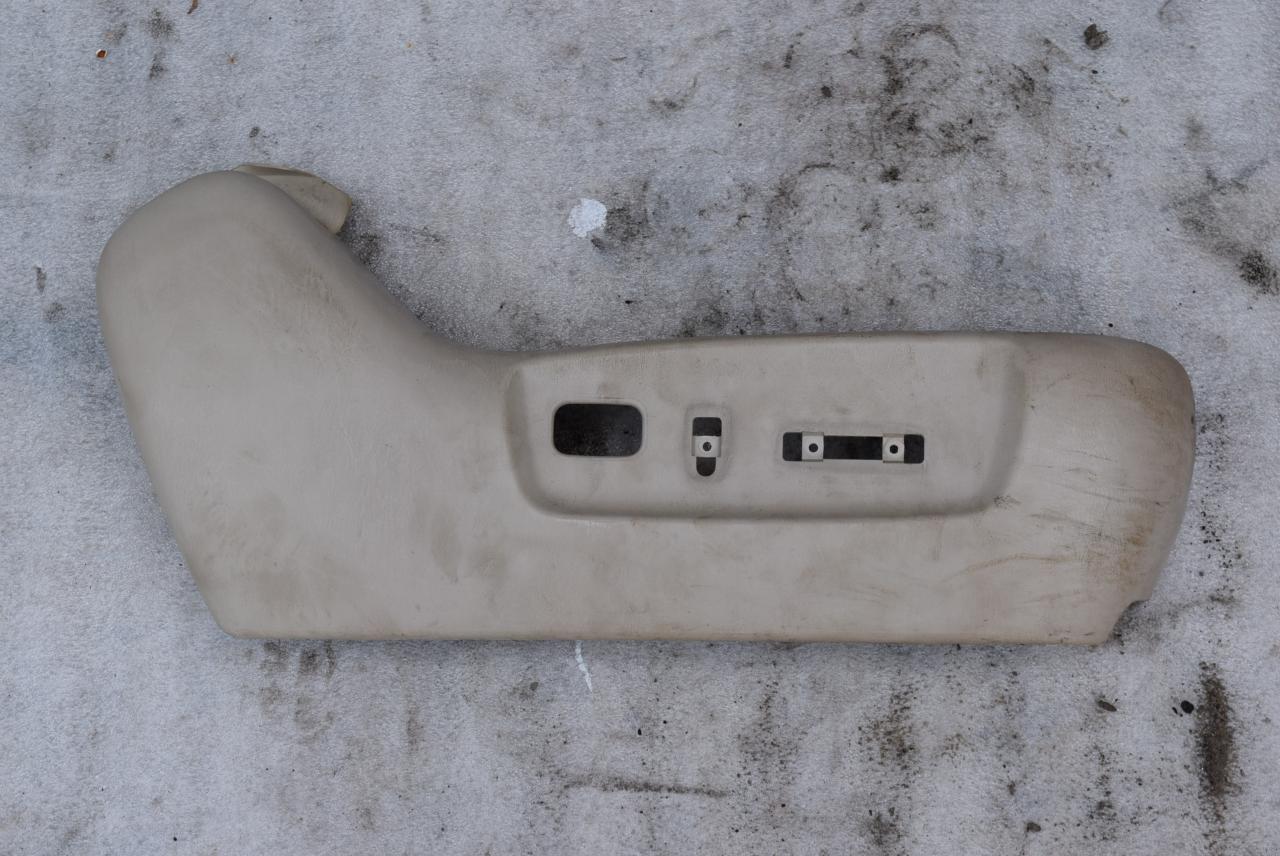 накладка на сиденье правая Lexus RX 1 поколение 2002, 3.0 л., 1MZ-FE, бензин, АКПП, внедорожник 5 дв., полный привод, 7181148010 - фото №1