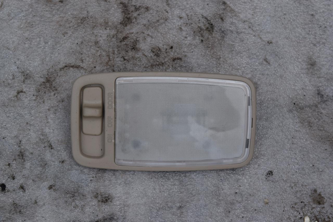 фонарь салона (плафон) Lexus RX 1 поколение 2002, 3.0 л., 1MZ-FE, бензин, АКПП, внедорожник 5 дв., полный привод - фото №1