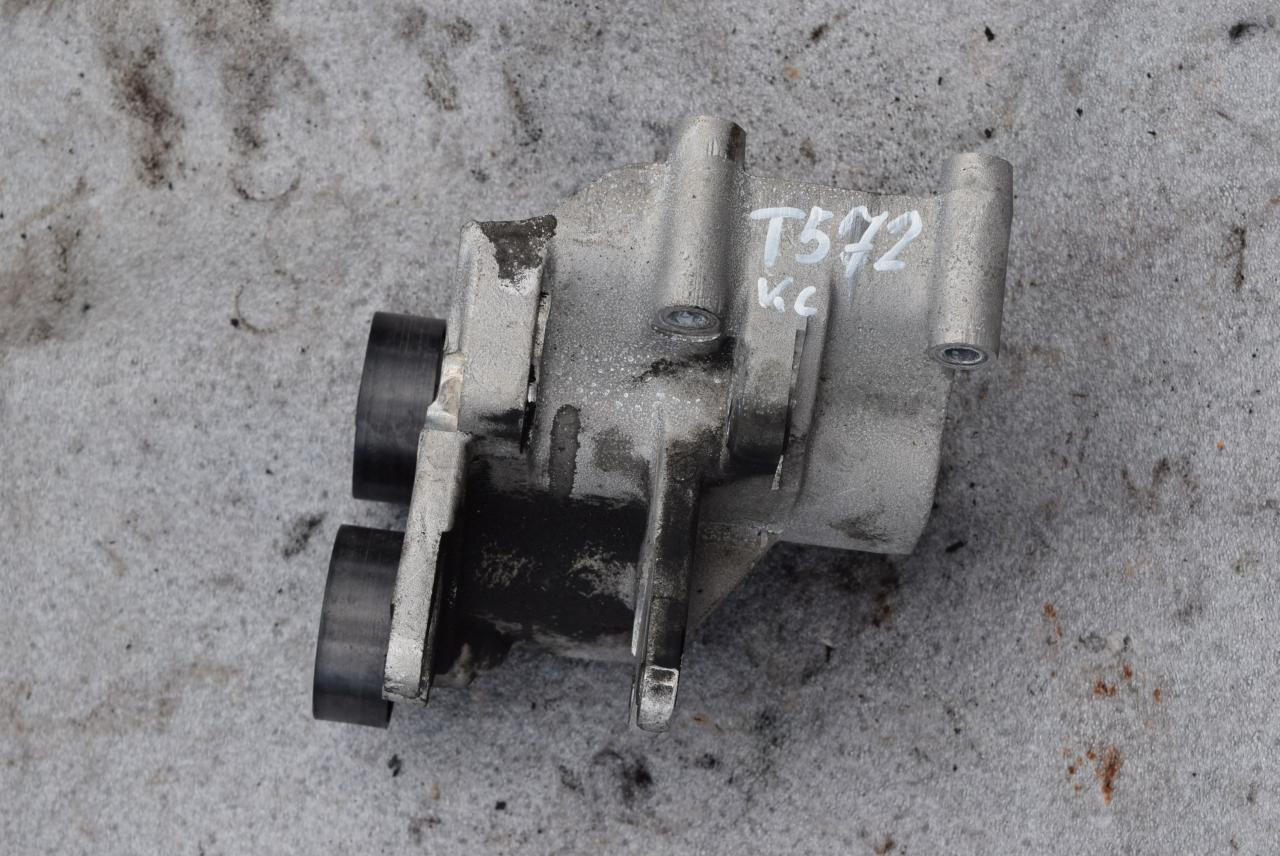 кронштейн двигателя Hyundai Trajet 1 поколение 2003, 2.0 л., D4EA, дизель, МКПП - фото №1