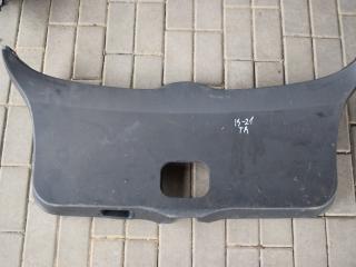 обшивка крышки багажника Toyota Auris 1 поколение 2007, 2.2 л., 2AD-FHV, дизель, МКПП, хетчбэк 5 дв., 6478002010