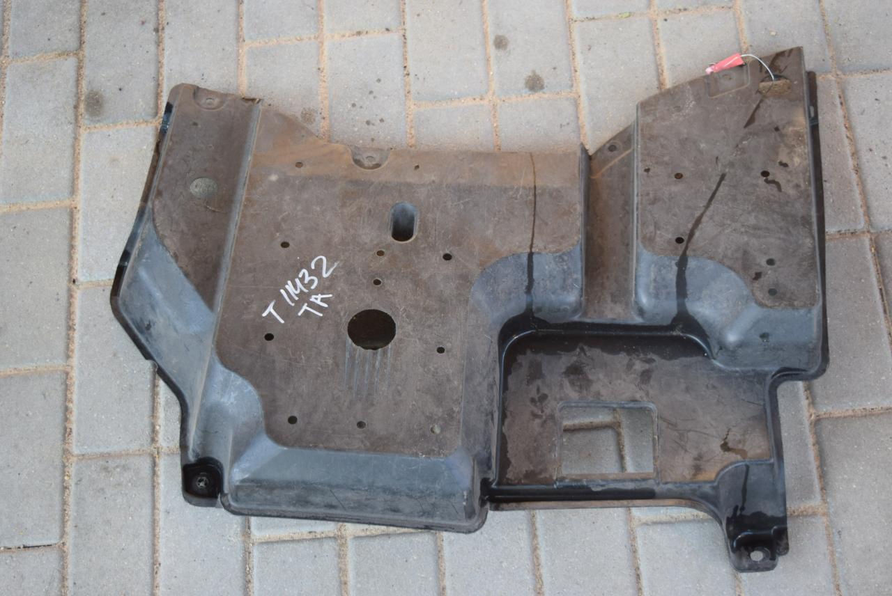 защита днища Toyota Auris 1 поколение 2008, 1.4 л., 1ND-TV, дизель, МКПП, хетчбэк 5 дв., правый руль, 5839802030 - фото №1