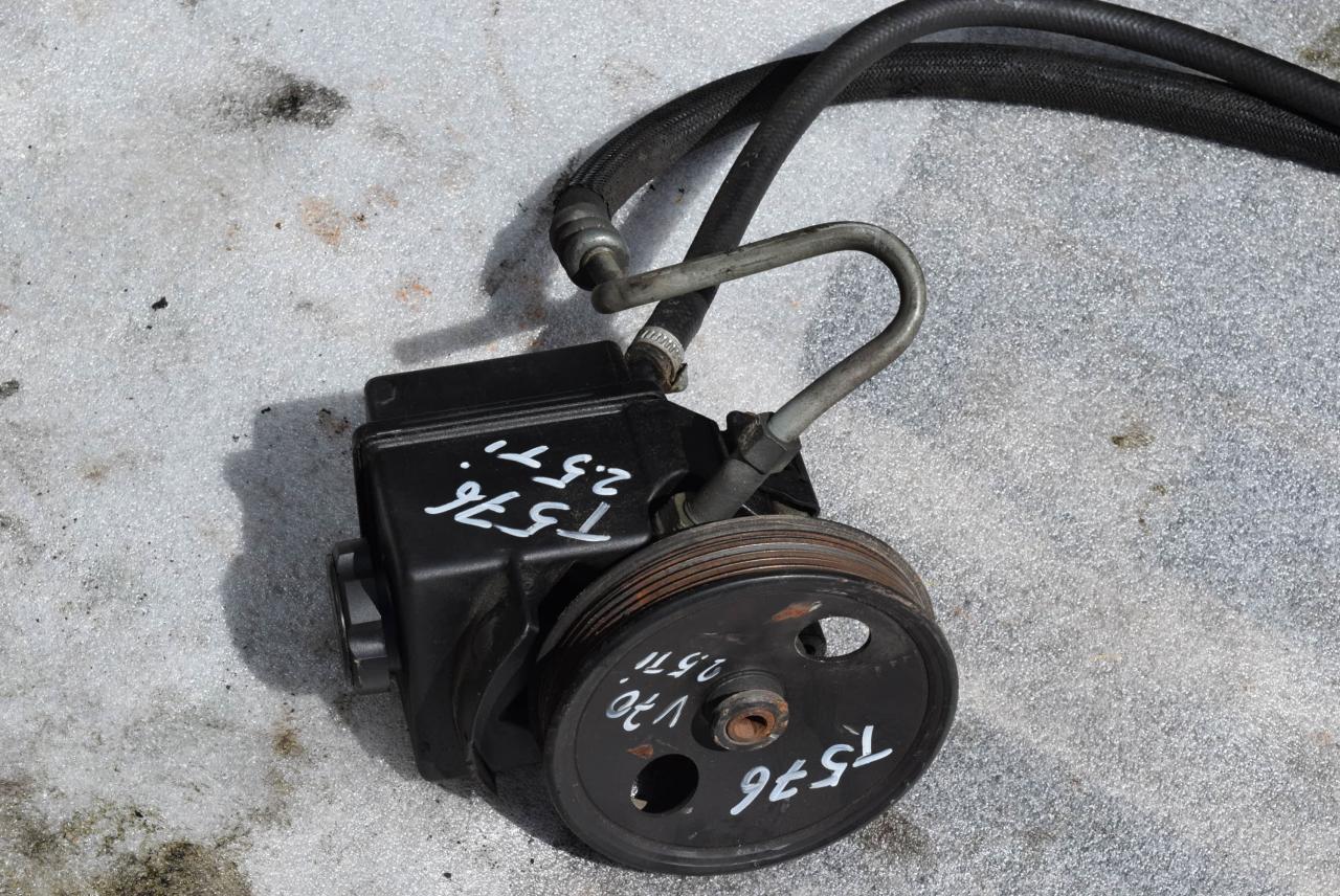 насос гидроусилителя руля Volvo V70 1 поколение 1998, 2.5 л., Ti, бензин, АКПП, универсал, передний привод, 3546907 - фото №1