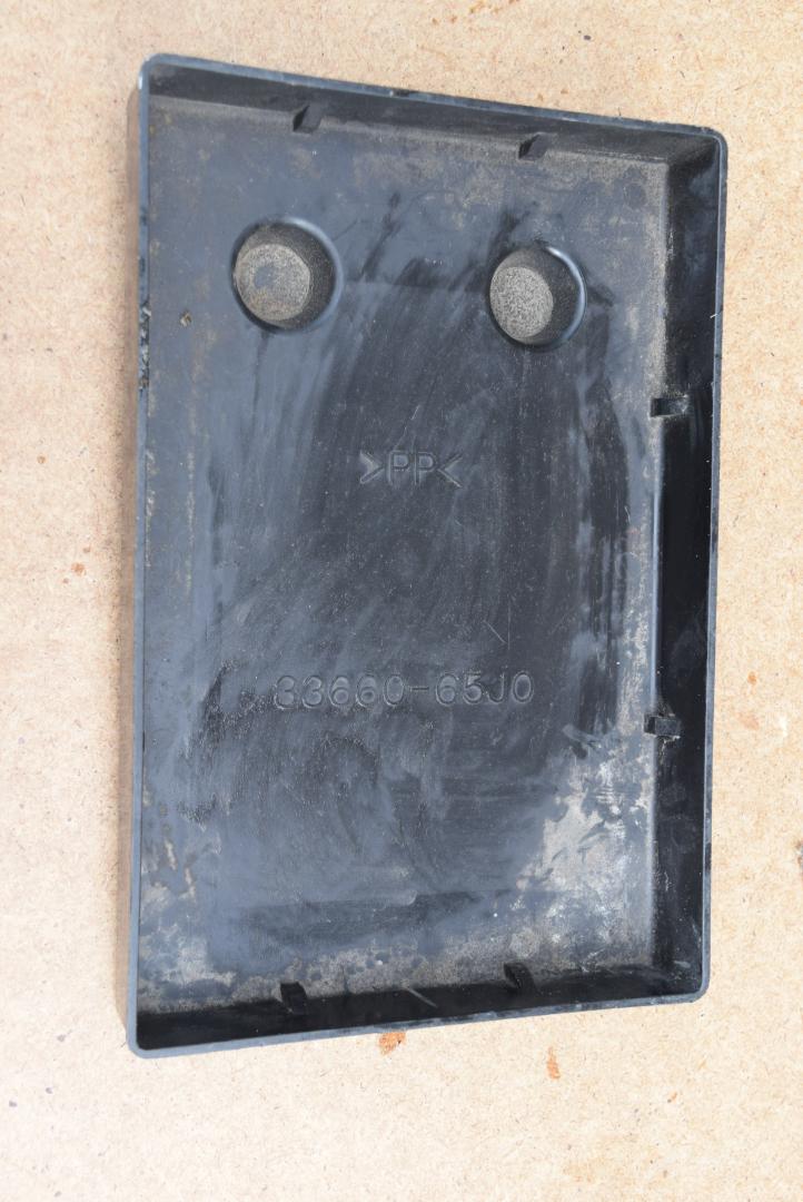 полка аккумулятора Suzuki Grand Vitara 2 поколение 2007, 2.0 л., J20A, бензин, МКПП, внедорожник 5 дв., правый руль, 3366065J0 - фото №1