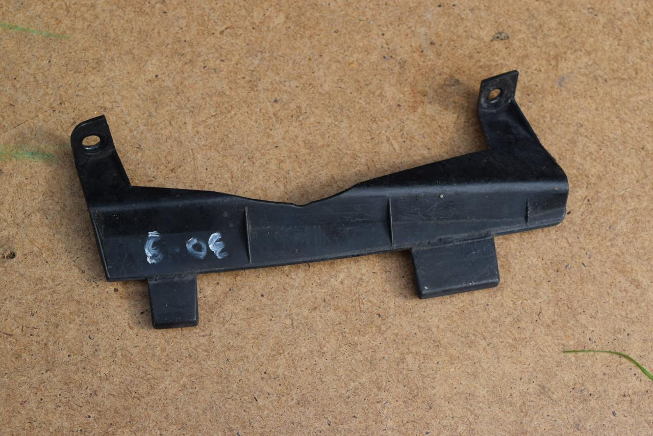 крепление фары левой Volvo S60 1 поколение 2002, 2.4 л., B 5244 S, бензин, МКПП, седан, передний привод, 89002985 - фото №1