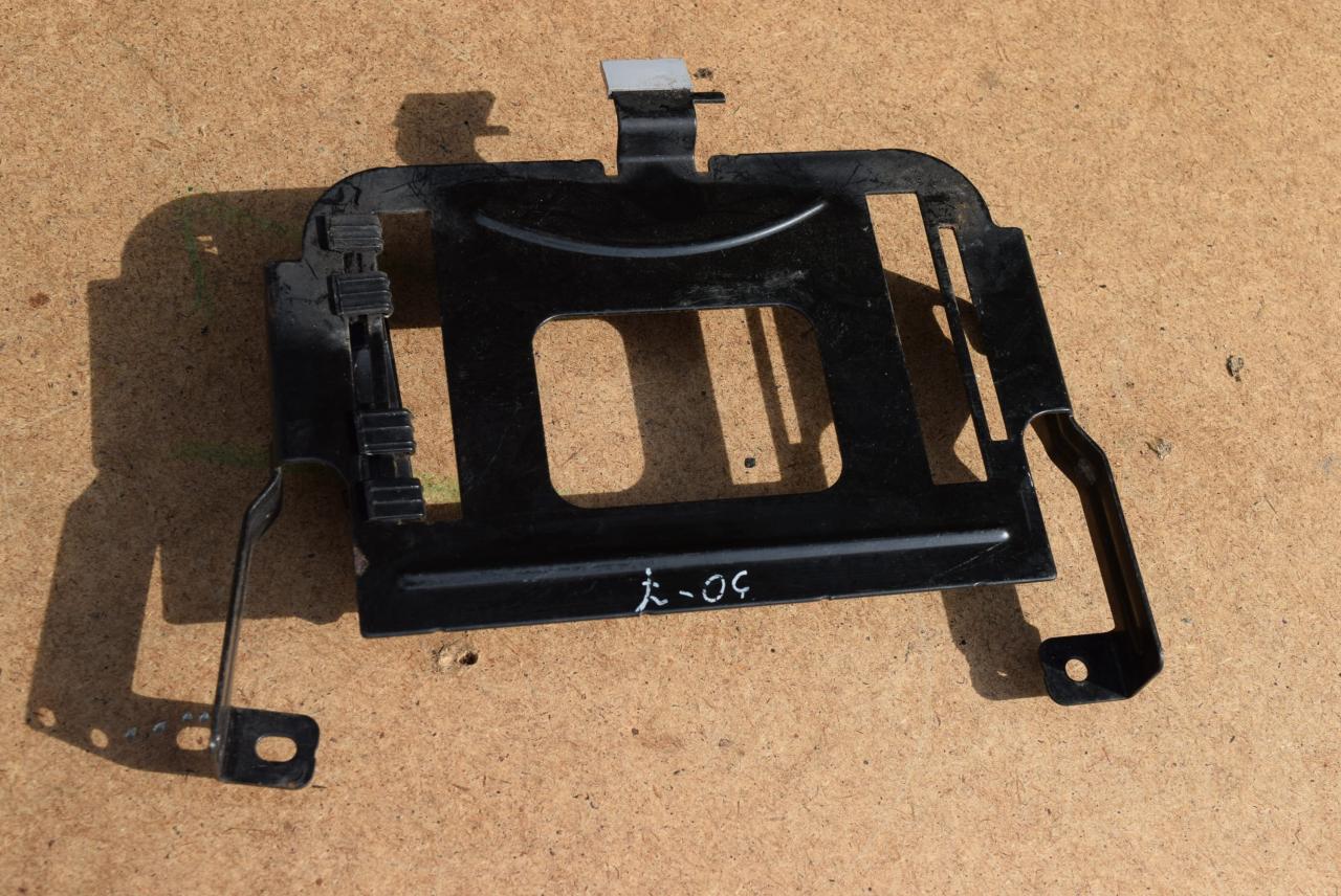 кронштейн блока управления Volkswagen Passat B6 2009, 2.0 л., CBAA, дизель, АКПП, седан, правый руль, 3C0906216B - фото №1