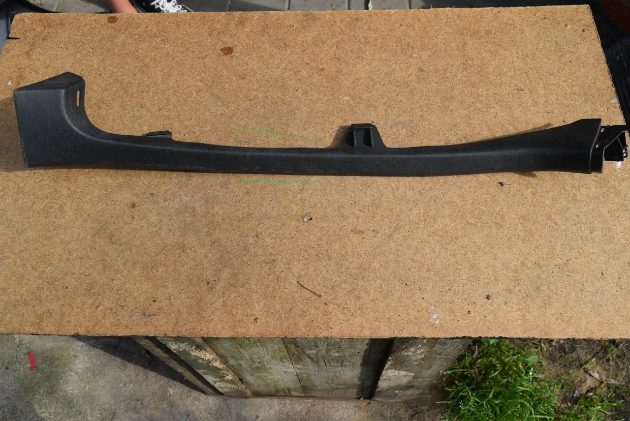 пластик Volkswagen Passat B6 2007, 2.0 л., дизель, МКПП, универсал, 3C9867765 - фото №1