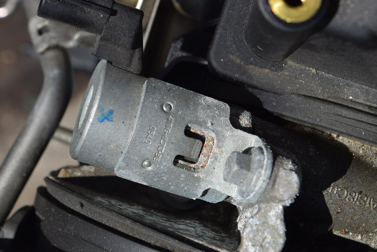 электромагнитный клапан Volvo V40 2 поколение 2012, 1.6 л., Ti, B 4164 T, бензин, АКПП, универсал, 4M5G6L713BE - фото №1