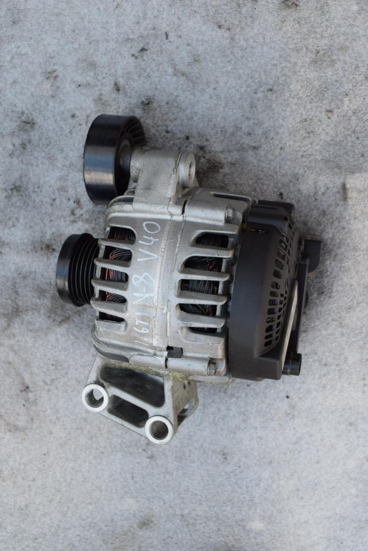генератор Volvo V40 2 поколение 2012, 1.6 л., Ti, B 4164 T, бензин, АКПП, универсал, 30644798, 312002533, FG15T096 - фото №1