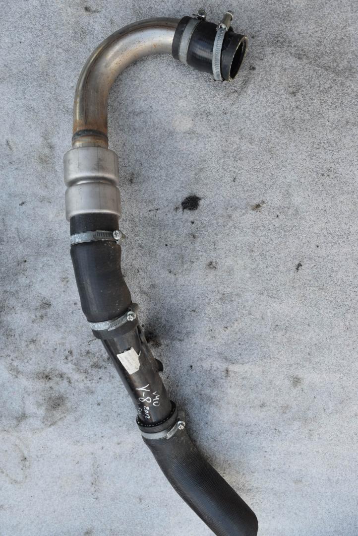 патрубок интеркулера Volvo V40 2 поколение 2012, 1.6 л., Ti, B 4164 T, бензин, АКПП, универсал, 31319480 - фото №1