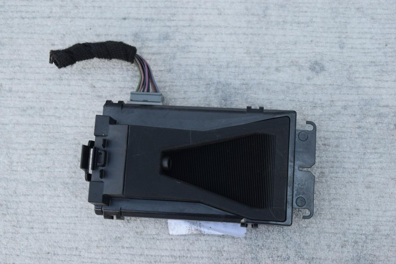 радар / датчик активного круиз контроля Volvo V40 2 поколение 2014, 1.6 л., Ti, B 4164 T3, бензин, вариатор, универсал, 31381425 - фото №1