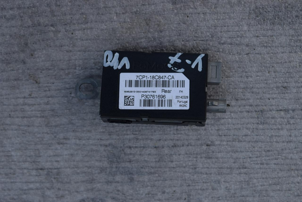 усилитель антенны Volvo V40 2 поколение 2014, 1.6 л., Ti, B 4164 T3, бензин, вариатор, универсал, 30761696, 7CP118C847CA, P30761696 - фото №1