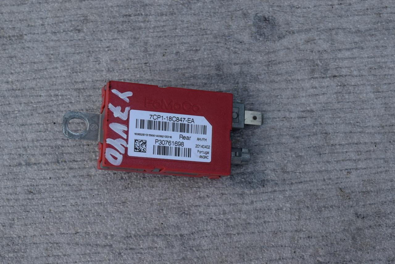 усилитель антенны Volvo V40 2 поколение 2014, 1.6 л., Ti, B 4164 T3, бензин, вариатор, универсал, 7CP118C847EA, 30761696, P30761696 - фото №1