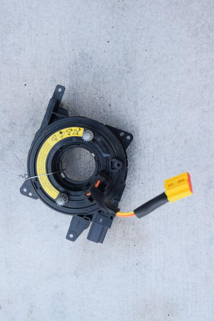 шлейф руля Volvo V40 2 поколение 2014, 1.6 л., Ti, B 4164 T3, бензин, вариатор, универсал, 31343218 - фото №1