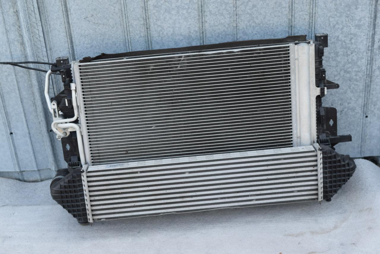 кассета радиаторов Volvo V40 2 поколение 2014, 1.6 л., Ti, B 4164 T3, бензин, вариатор, универсал, 31293689, 6G9119710DB, 31368270 - фото №1