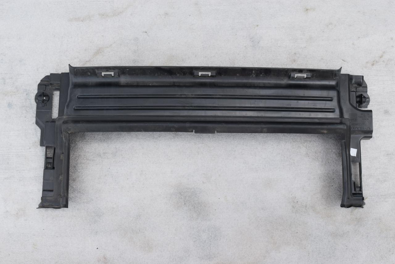 воздуховод (дефлектор) радиатора Volvo V40 2 поколение 2014, 1.6 л., Ti, B 4164 T3, бензин, вариатор, универсал, 31294096 - фото №1