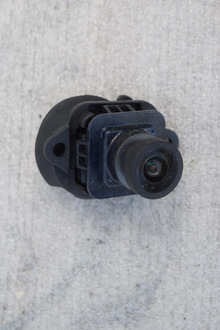 камера заднего вида Volvo V40 2 поколение 2014, 1.6 л., Ti, B 4164 T3, бензин, вариатор, универсал, 31381323 - фото №1
