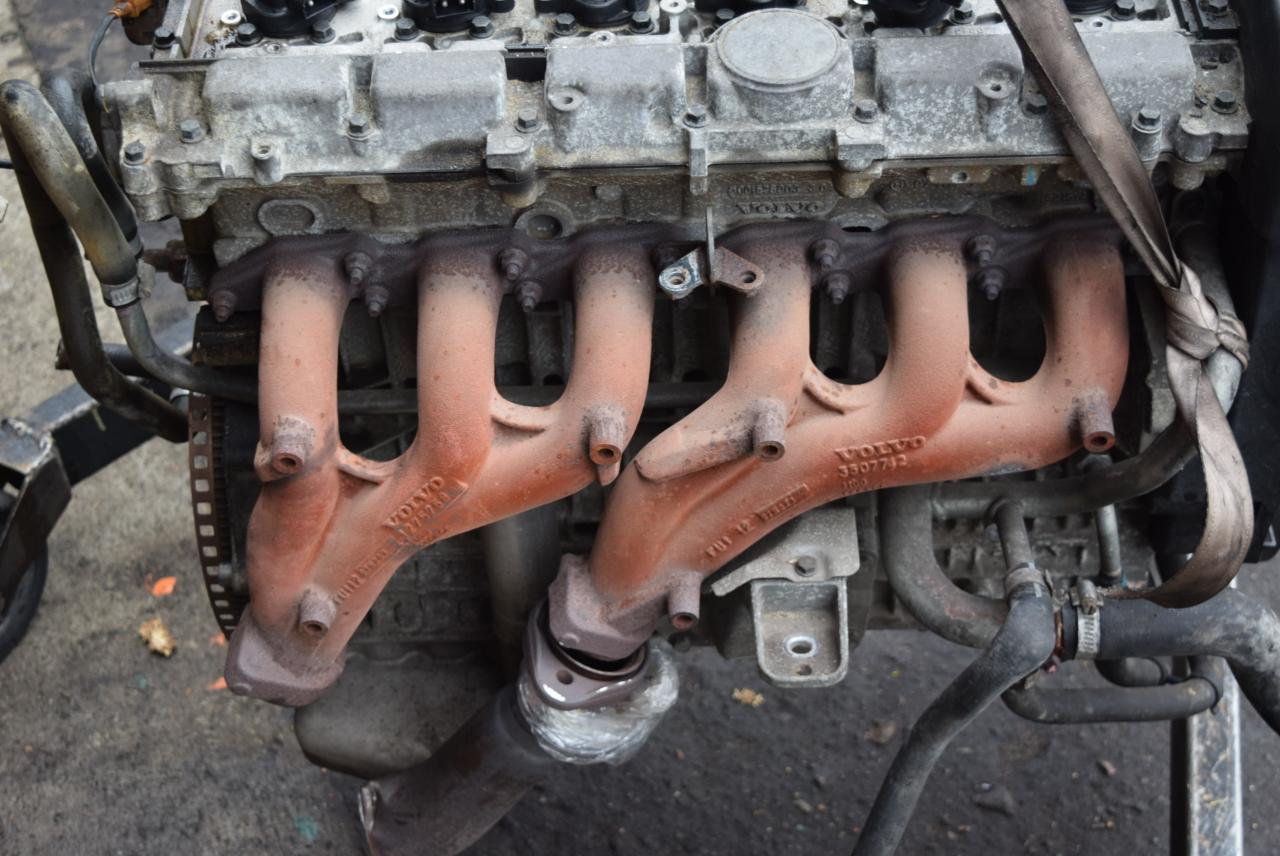 коллектор выпускной Volvo S90 1 поколение 1997, 3.0 л., i, бензин, АКПП, седан, задний привод, 3507742, 1275768 - фото №1