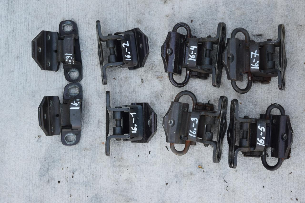 петля двери Volvo S90 1 поколение 1997, 3.0 л., i, бензин, АКПП, седан, задний привод - фото №1