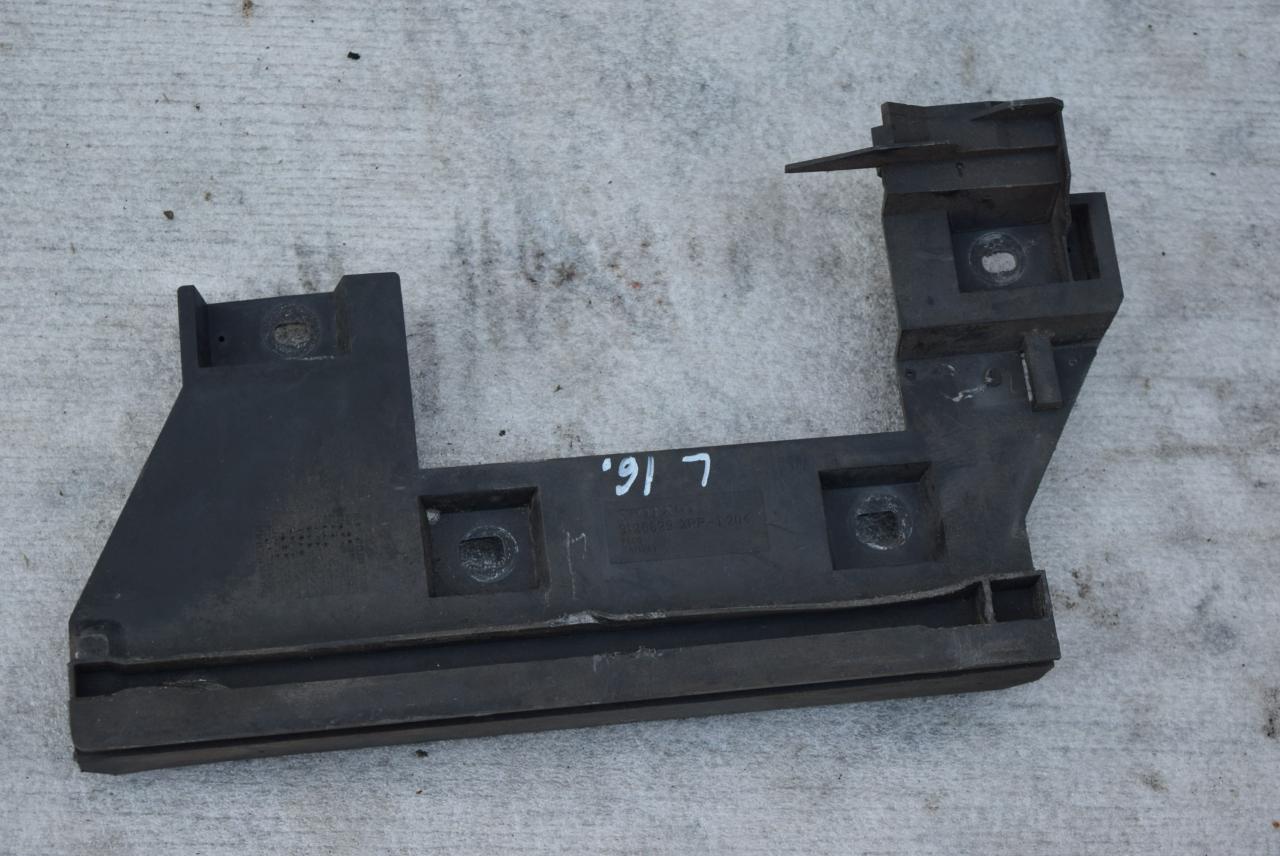 Крепление бампера переднего Volvo S90 1 поколение 1997, 3.0 л., i, бензин, АКПП, седан, задний привод, 9126629 - фото №1