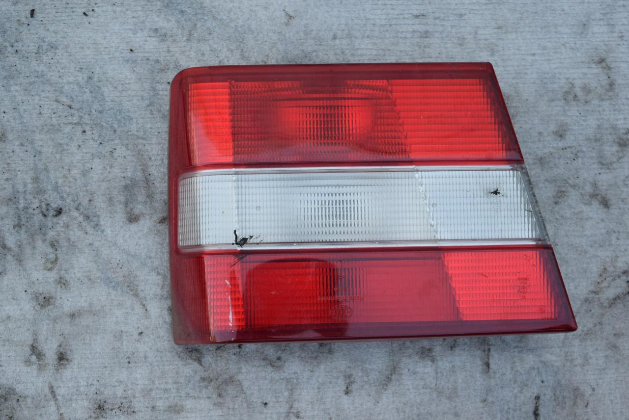 фонарь крышки багажника левый Volvo S90 1 поколение 1997, 3.0 л., i, бензин, АКПП, седан, задний привод, 9133731 - фото №1