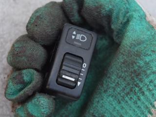 кнопка корректора фар Volvo S90 1 поколение 1997, 3.0 л., i, бензин, АКПП, седан, задний привод, 9128267, 96W47K