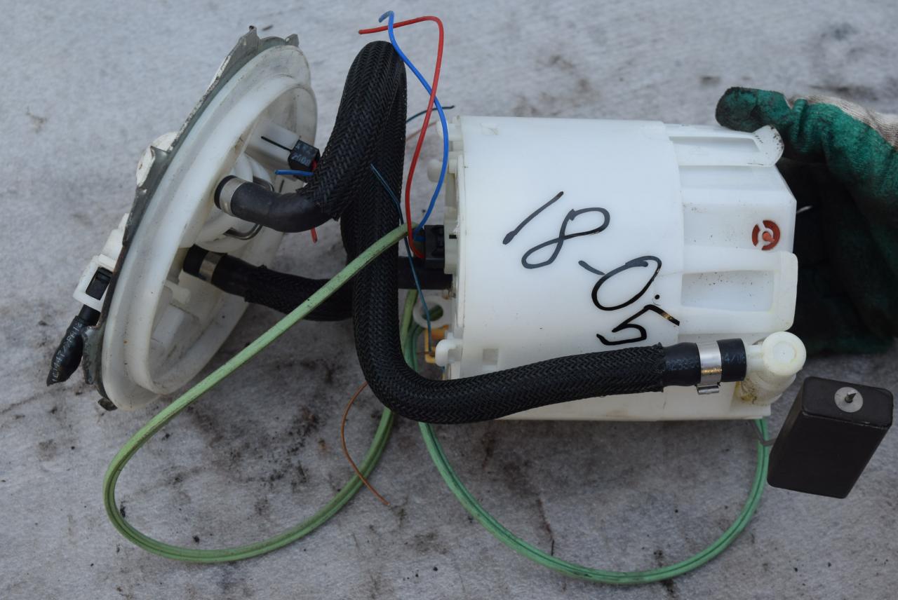 насос топливный Opel Signum C 2005, 2.2 л., бензин, АКПП, седан, 228216003017 - фото №1