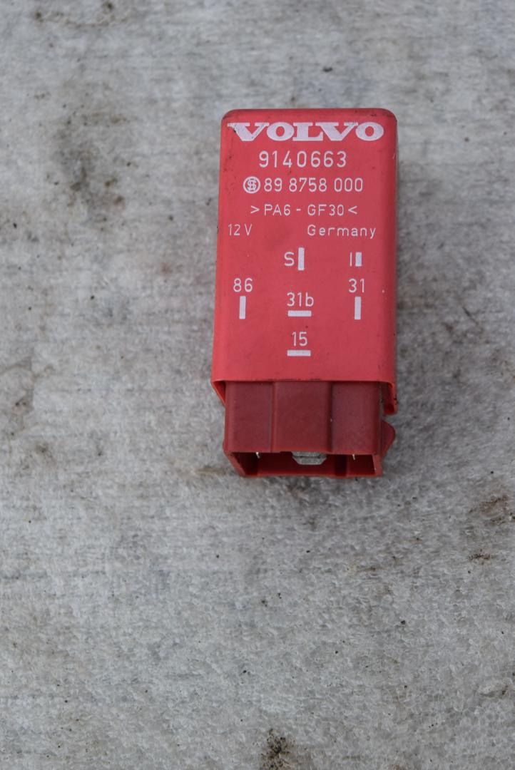 реле (прочие) Volvo S90 1 поколение 1997, 3.0 л., i, бензин, АКПП, седан, задний привод, 9140663 - фото №1